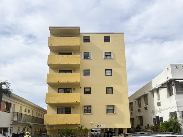 Collins Plaza Condo photo 2